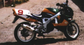 CBR 900