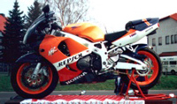 CBR 900