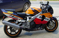 CBR 900