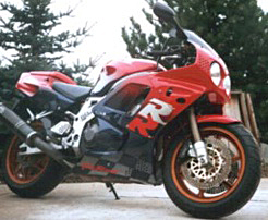 CBR 900