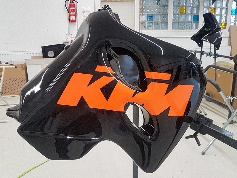 KTM Tank